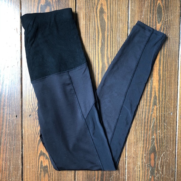 SOLD Electric Yoga Maternity Leggings, Size Small - Picture 2 of 6